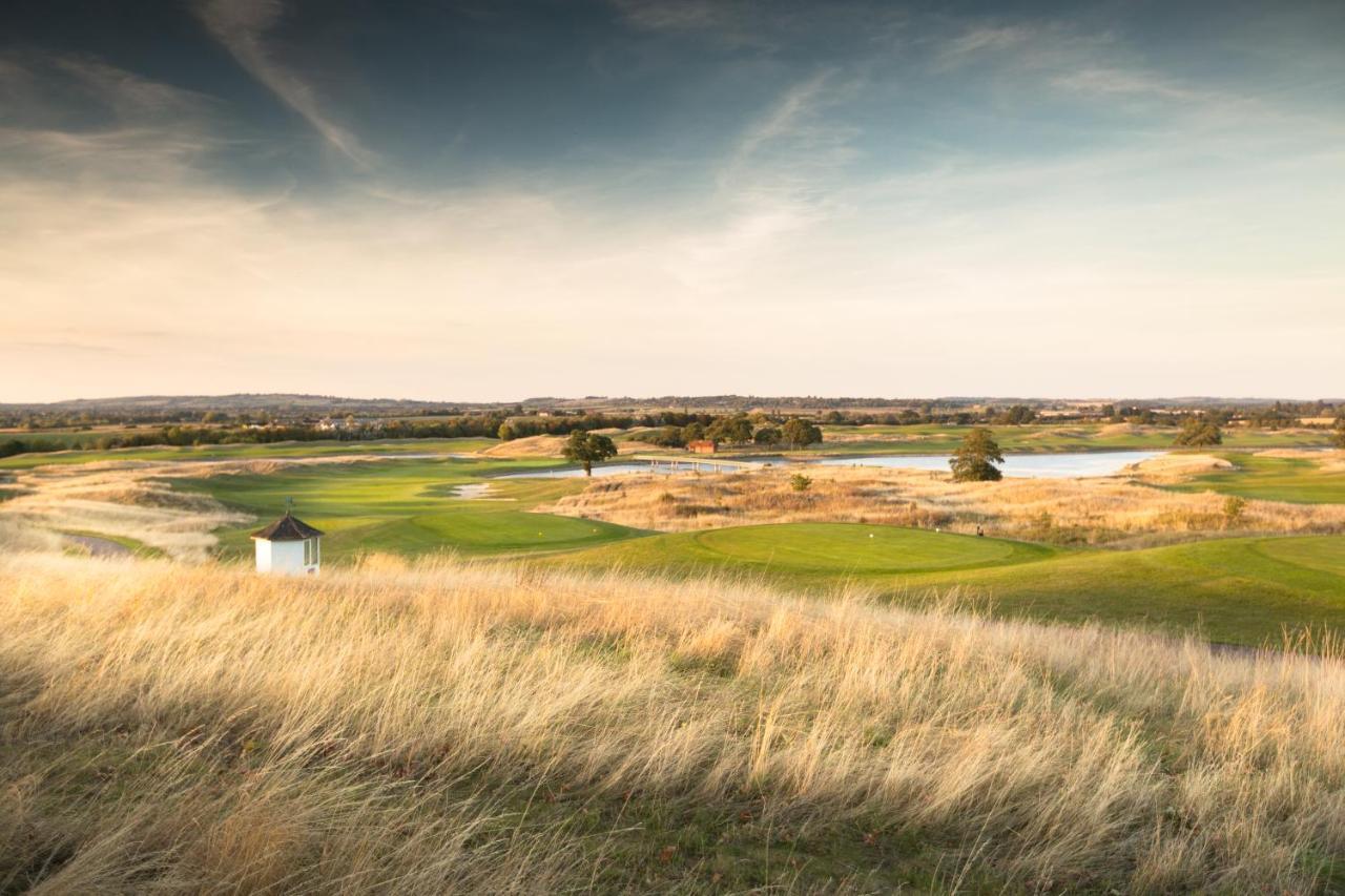 The Oxfordshire Golf & Spa Hotel Thame Extérieur photo