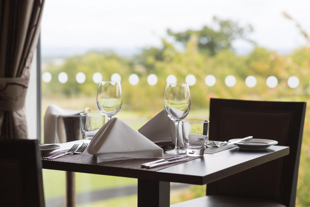 The Oxfordshire Golf & Spa Hotel Thame Extérieur photo