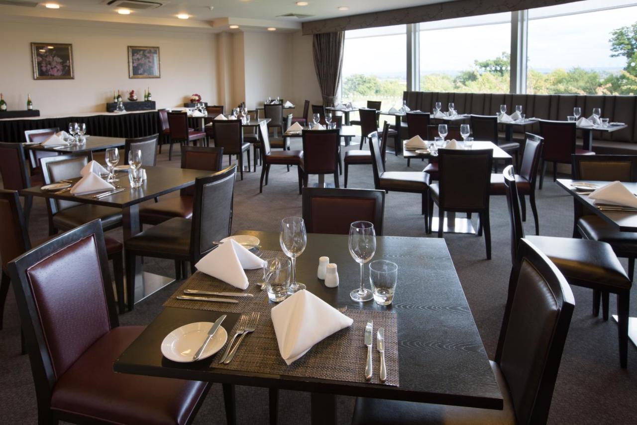 The Oxfordshire Golf & Spa Hotel Thame Extérieur photo