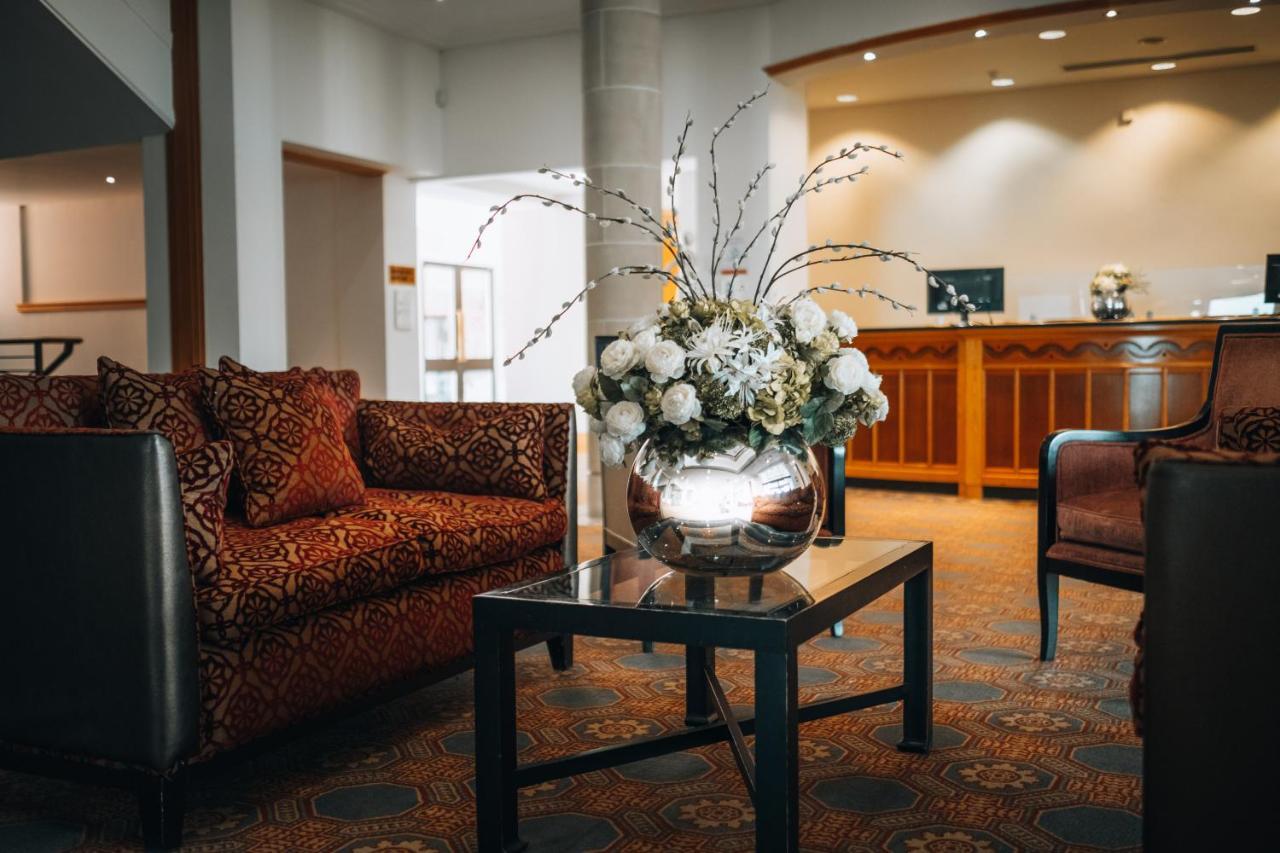 The Oxfordshire Golf & Spa Hotel Thame Extérieur photo