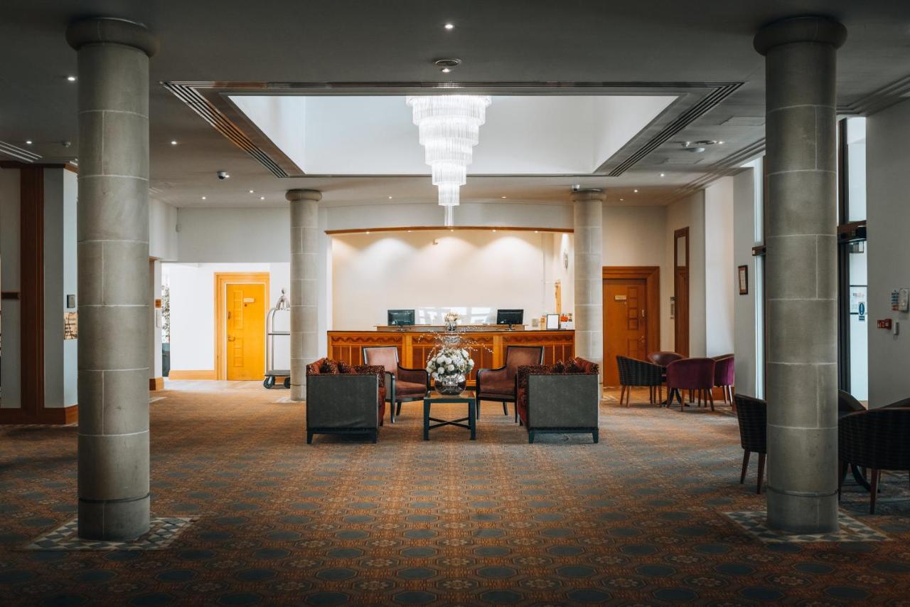 The Oxfordshire Golf & Spa Hotel Thame Extérieur photo