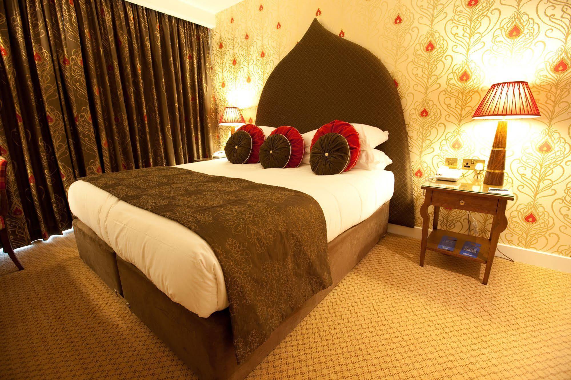 The Oxfordshire Golf & Spa Hotel Thame Extérieur photo