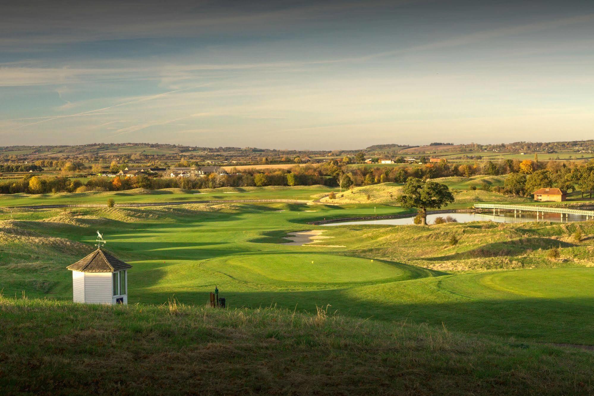 The Oxfordshire Golf & Spa Hotel Thame Extérieur photo