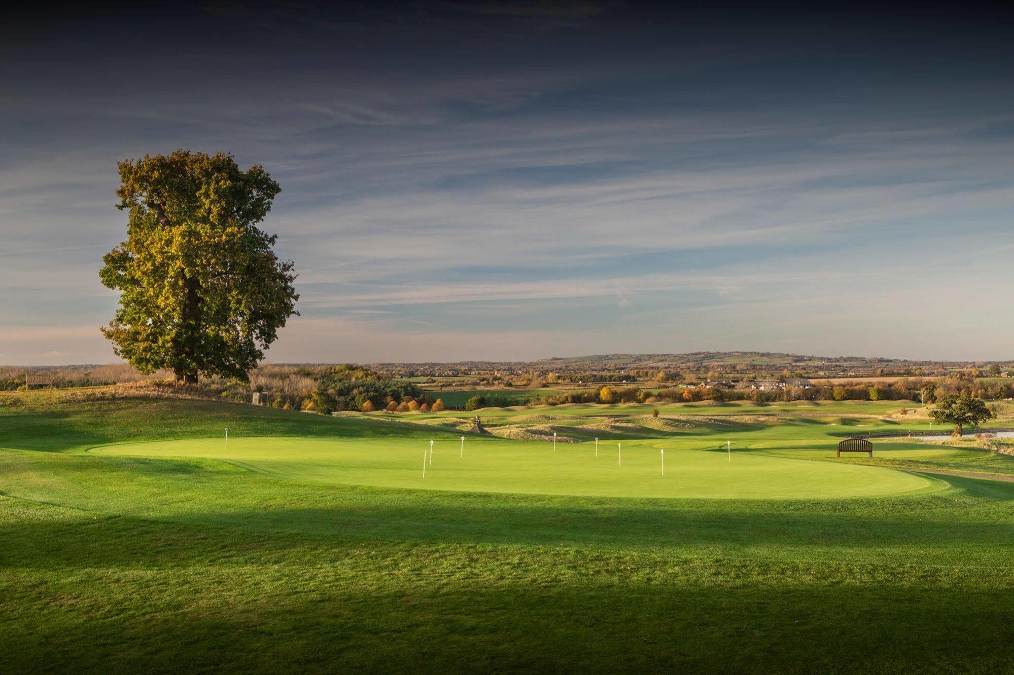 The Oxfordshire Golf & Spa Hotel Thame Extérieur photo