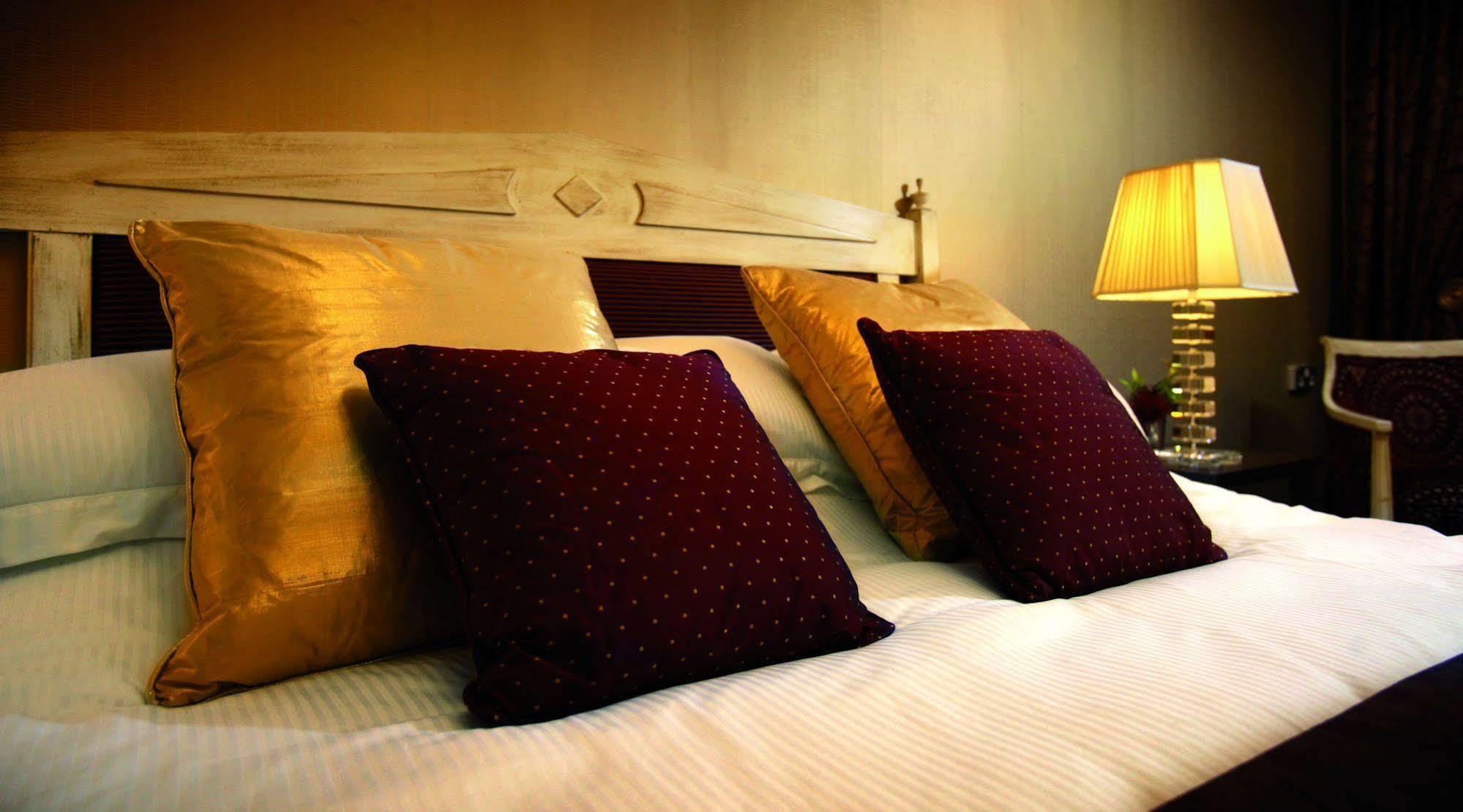 The Oxfordshire Golf & Spa Hotel Thame Extérieur photo